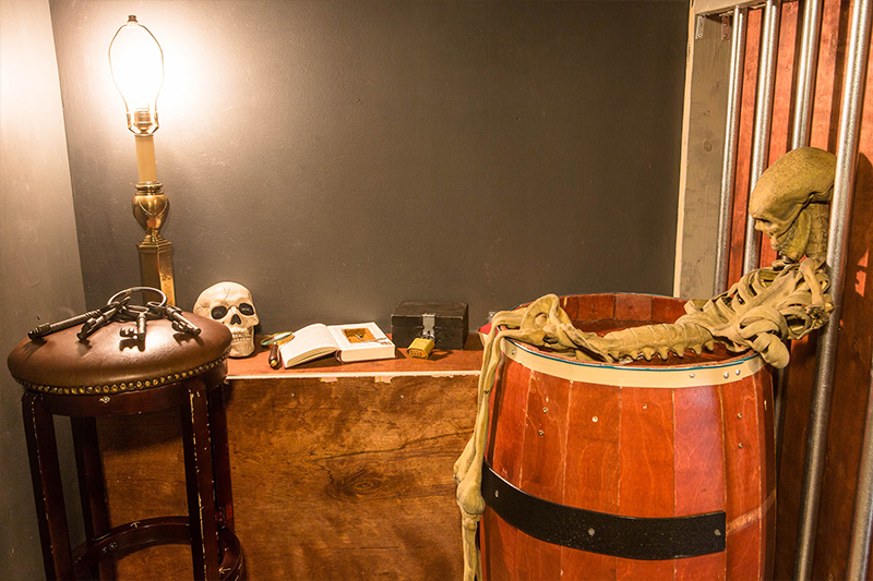 Locked Room Mutiny on the High Seas Room Photo